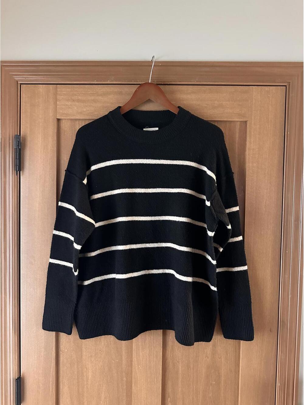 Aerie Unreal Crewneck Sweater in Black and Cream Striped Women’s XS Oversized - Picture 2 of 10